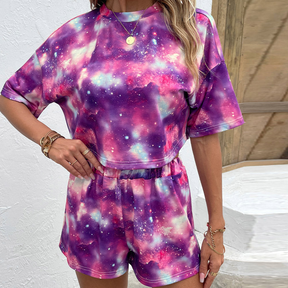 Conjunto de top y shorts de media manga con hombros caídos y cuello redondo con efecto tie dye